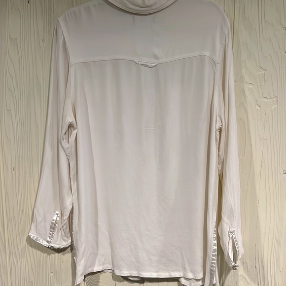 Kate Hill Tunic Blouse with Satin Trim Size 1X - Picture 7 of 12
